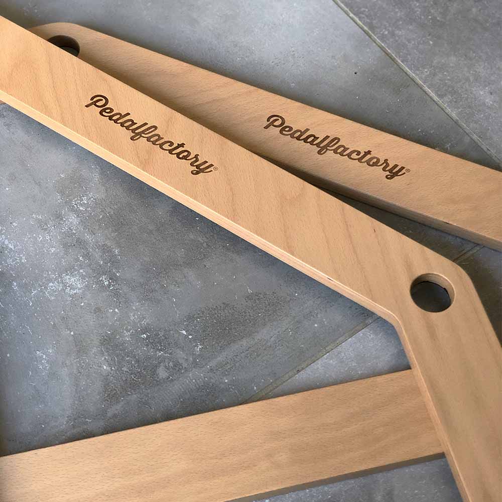 Custom made-Ingraveren houten fietsframes Pedalfactory-Studio Gravin