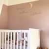 Baby & Kind-Houten namen en teksten-Houten tekst in kinderkamer Love you to the moon and back-Studio Gravin