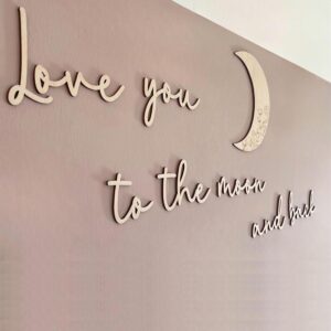 Baby & Kind-Houten namen en teksten-Houten tekst op de muur Love you to the moon and back-Studio Gravin