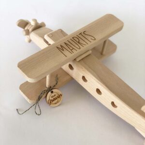 Baby & Kind-Houten speelgoed-Vliegtuig met naam Maurits-Studio Gravin