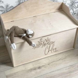 Baby & Kind-Houten speelgoed kinderkamerdecoratie-Houten speelgoedkist met naam bloemen-Studio Gravin